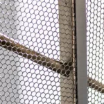 artikkelikuva reikalevy hunajakennoreika