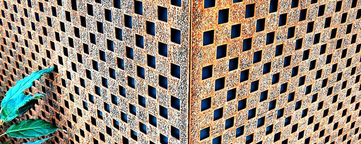 Referenssikohde Tikkurila teräsreikälevy chess 6