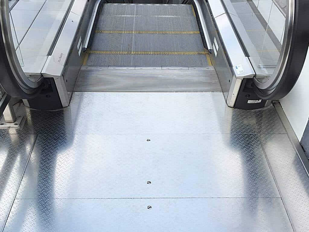 Koristevalssattu teräslevy SE microchecker