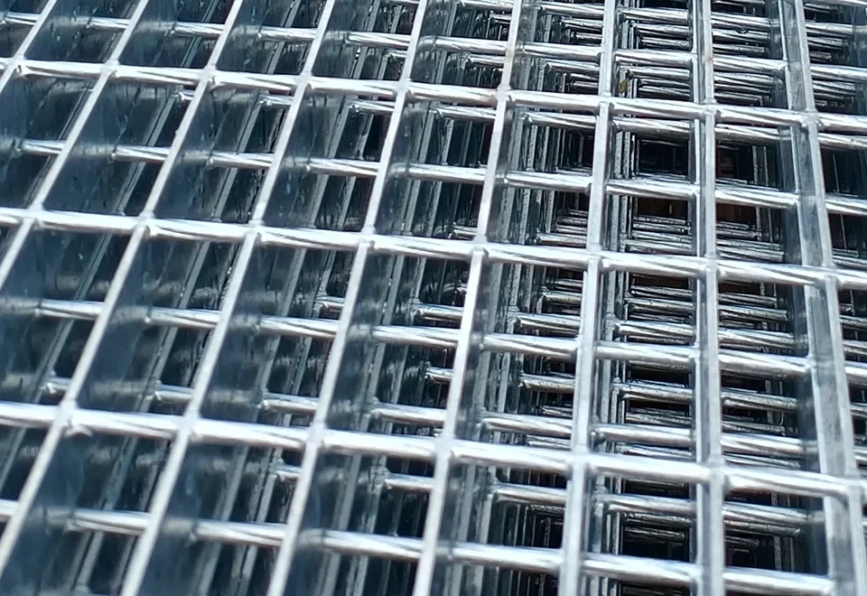 Spinea puristehitsatut ritilät